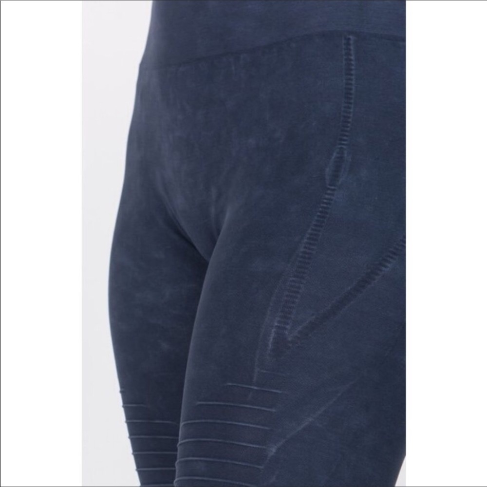 NWT MID RISE STRETCHY LEGGINGS VINTAGE WASH - Picture 4 of 4